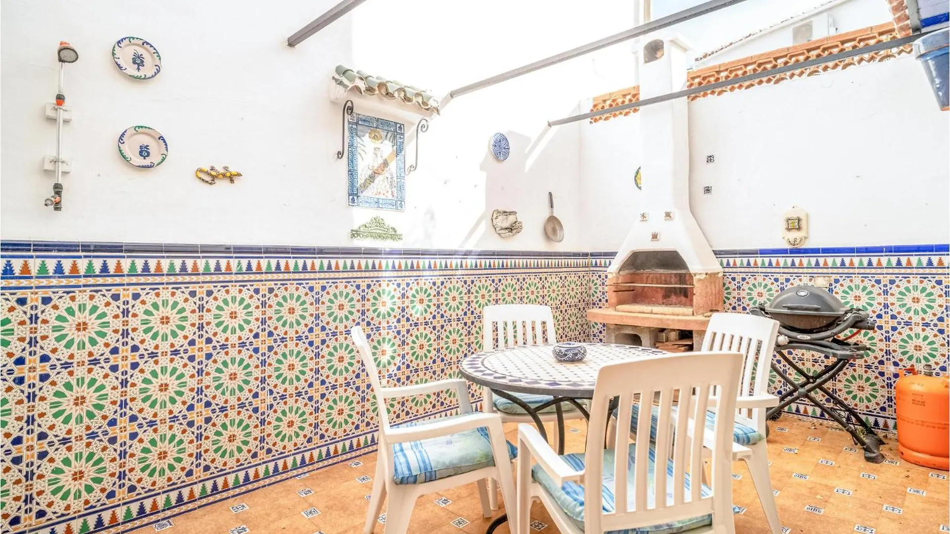 Beautiful Home In Nerja With Kitchenette 0*,  Spagna