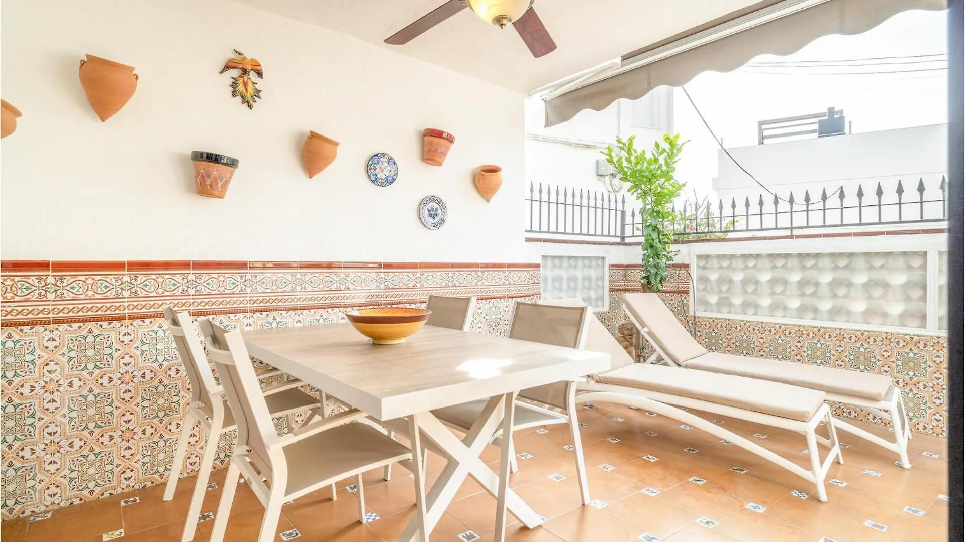 Beautiful Home In Nerja With Kitchenette