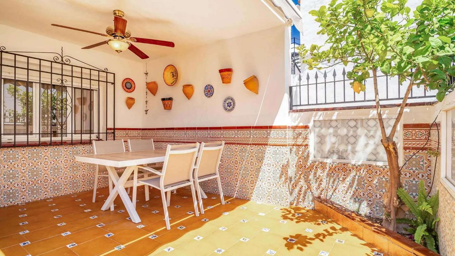 Casa de Férias Beautiful Home In Nerja With Kitchenette